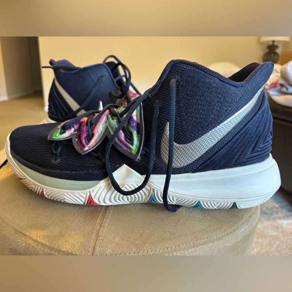 Nike Kyrie 5 Galaxy